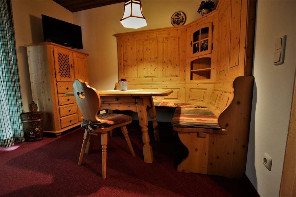 Ferienhaus Waldwinkl Hotel Grainau Quarto foto